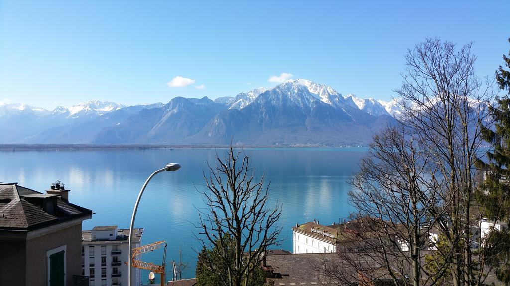 Bnb Belalp Монтрьо Екстериор снимка